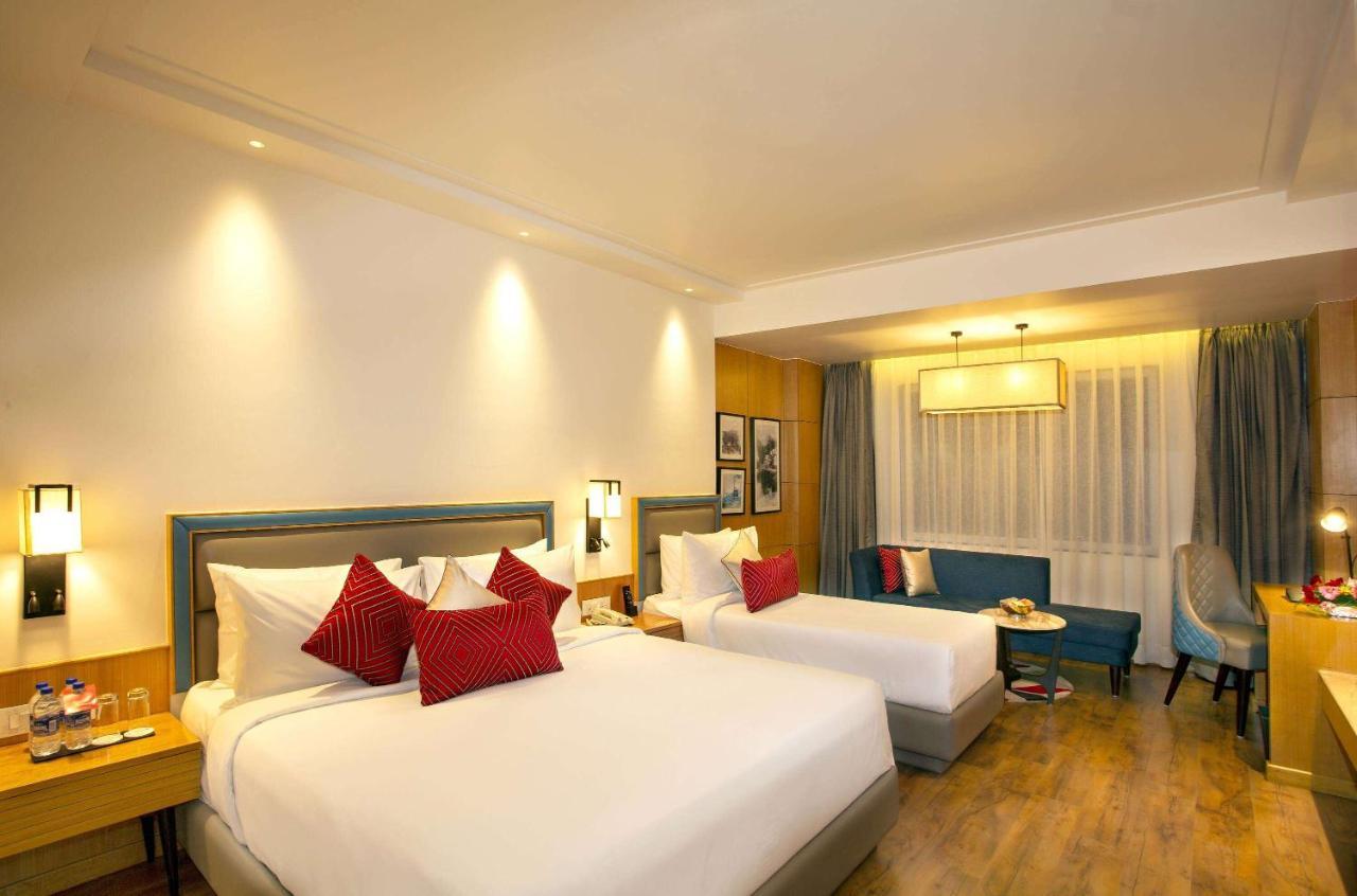 Ramada By Wyndham Katra Station Road Hotel Exterior photo
