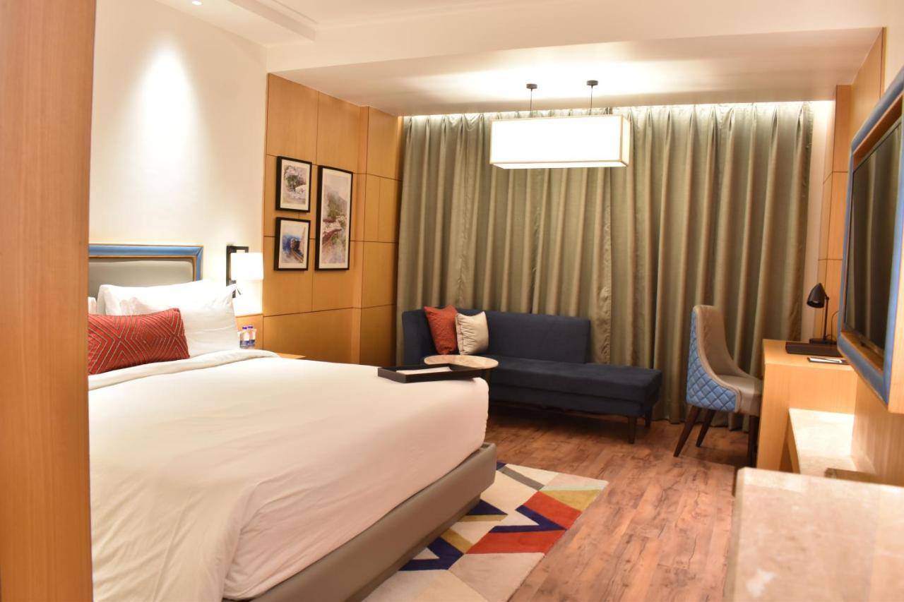 Ramada By Wyndham Katra Station Road Hotel Exterior photo